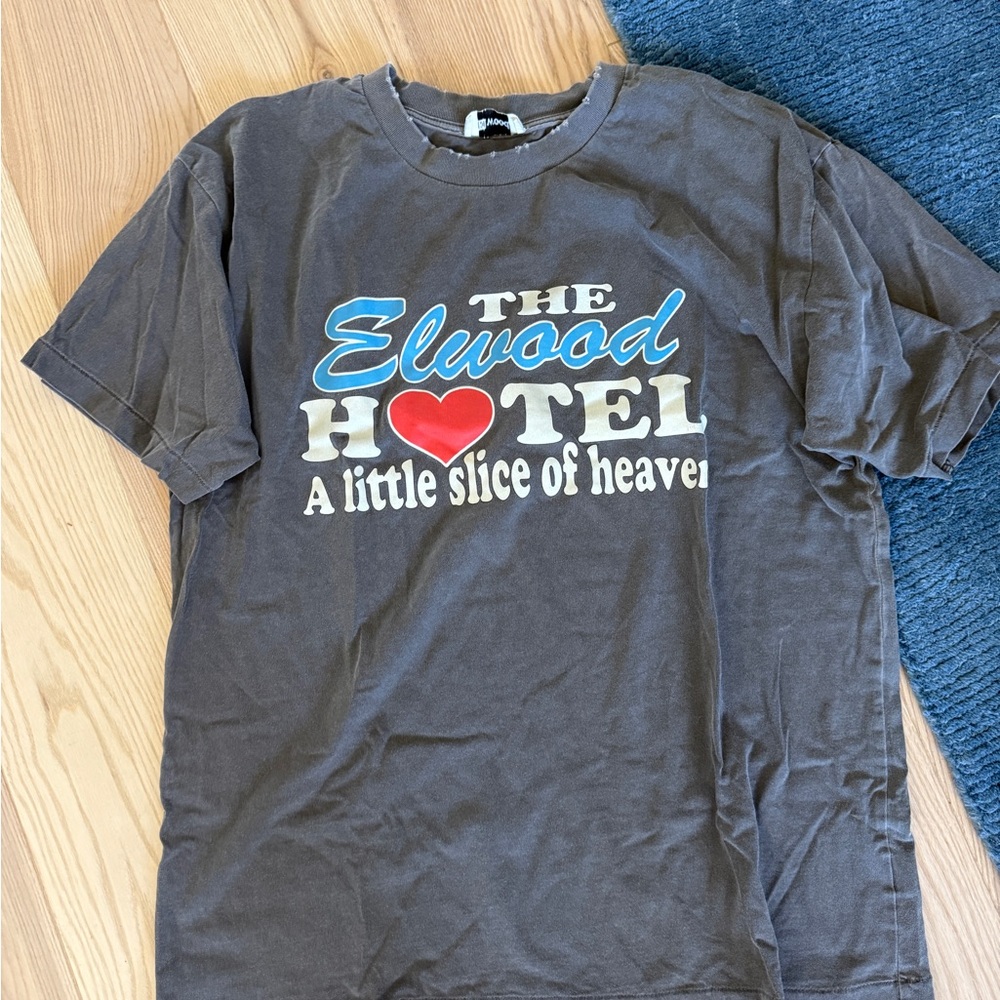 Elwood Hotel Graphic Tee - Black